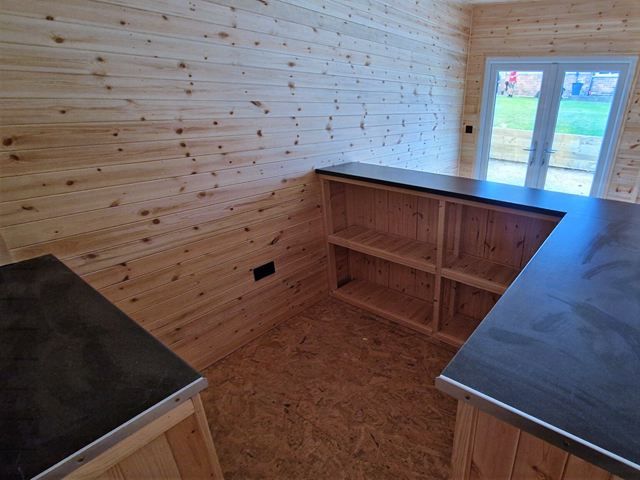 garden-room-installers-7-sharpen-color-lighting