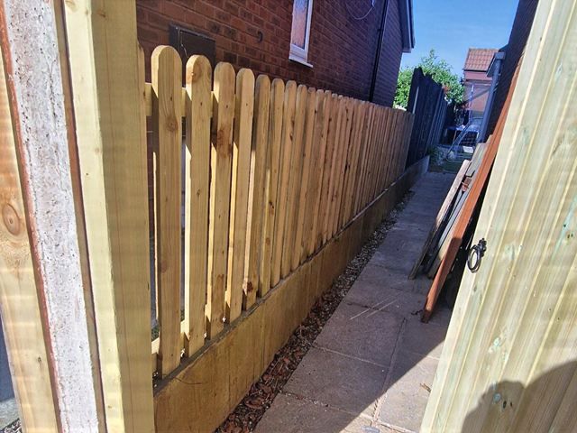 fencing-installers-6-sharpen-color-lighting