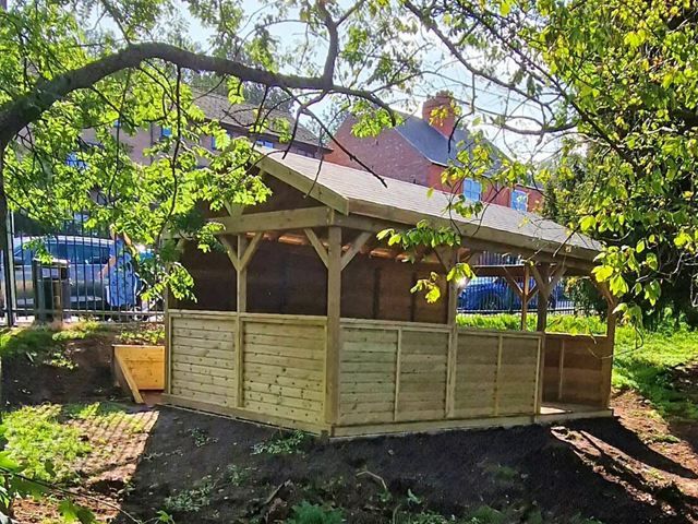 summerhouse-installers-12-sharpen-color-lighting